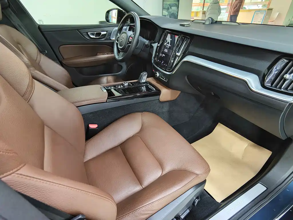 VOLVO S60 PLUG IN HYBRID