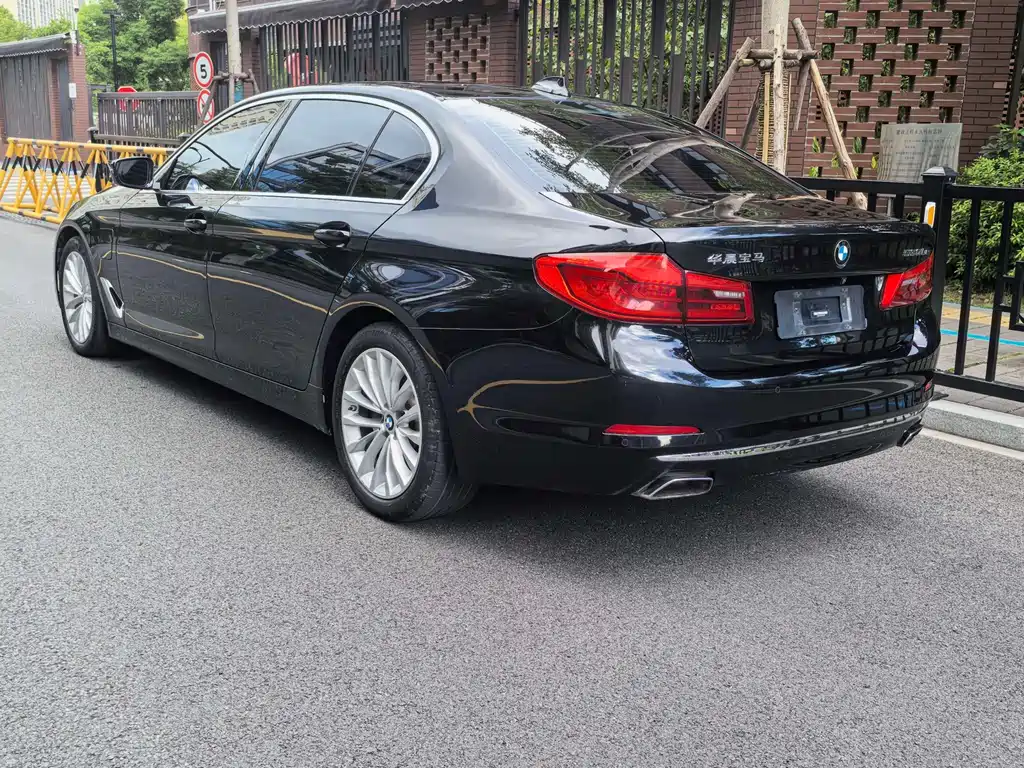 BMW 5 Series New Energy — миниатюра 4