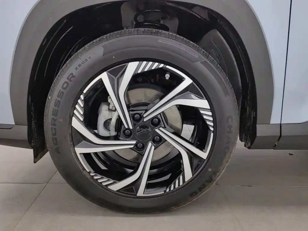 Geely Boyue — миниатюра 17