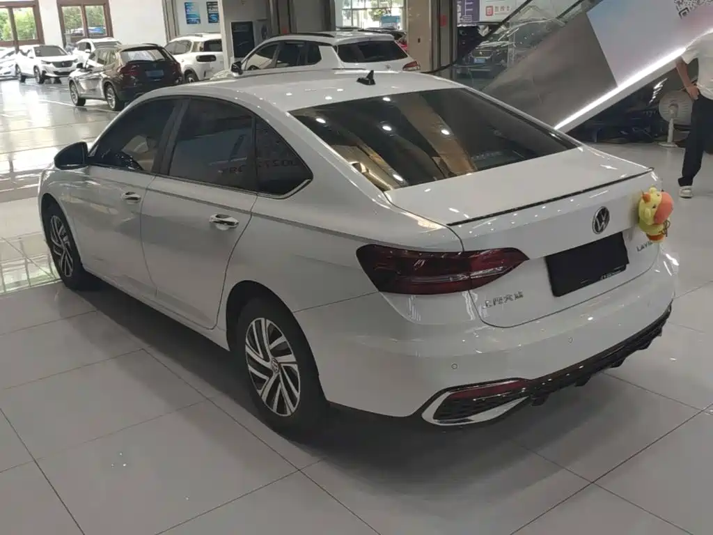 Volkswagen Lavida — миниатюра 5