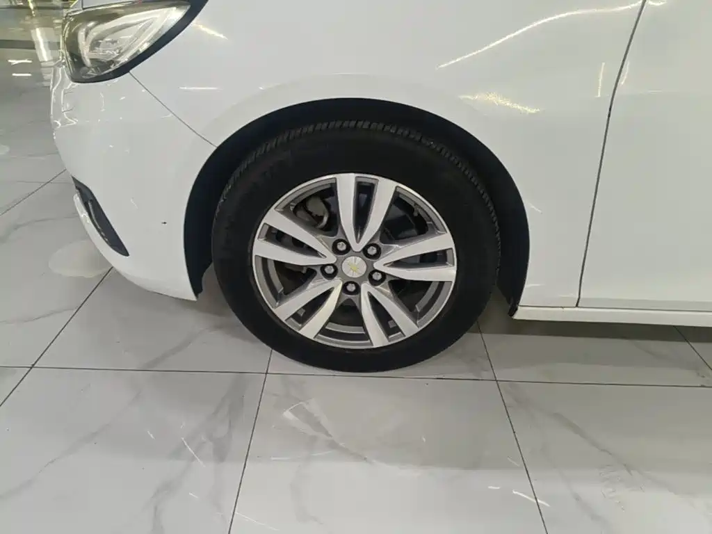 Chevrolet Malibu — миниатюра 23