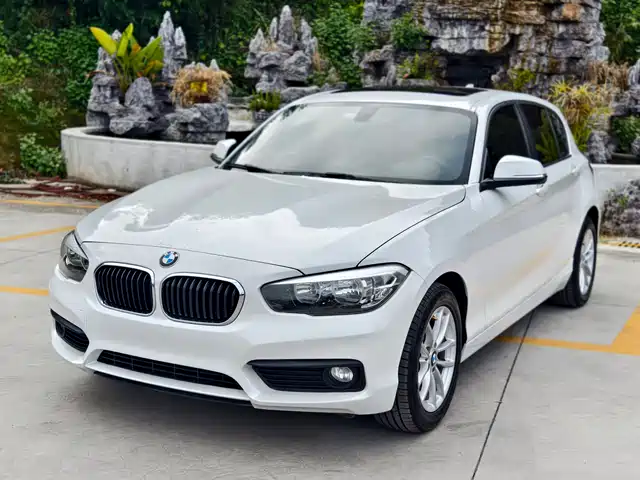 BMW 1 SERIES 2016