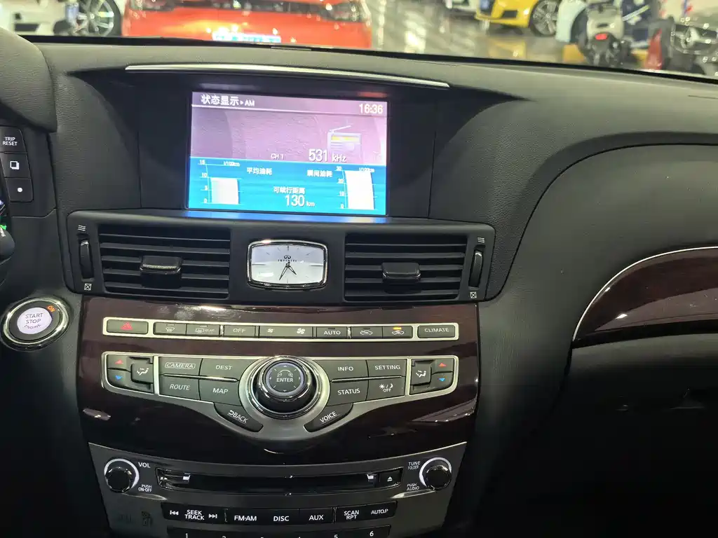 Infiniti Q70 — миниатюра 9