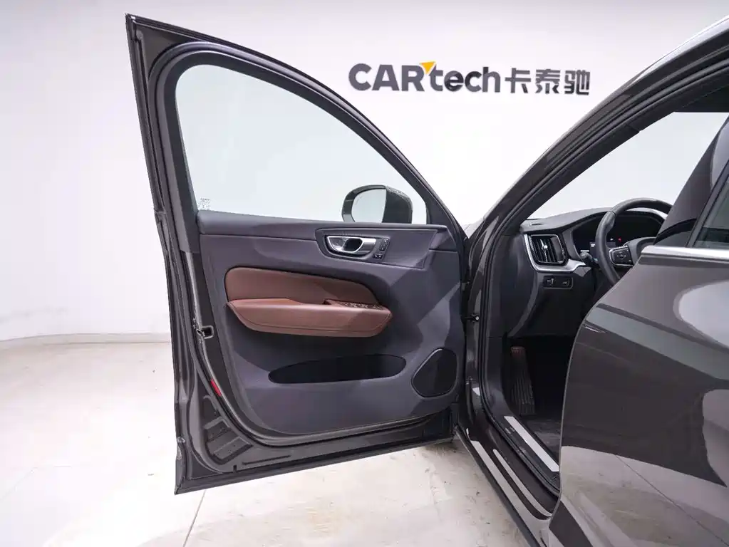 Volvo XC60 — миниатюра 10