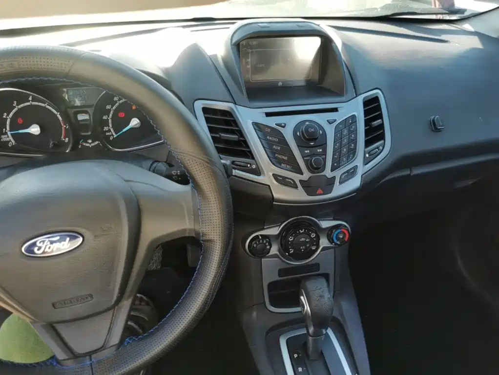 Ford Fiesta — миниатюра 10
