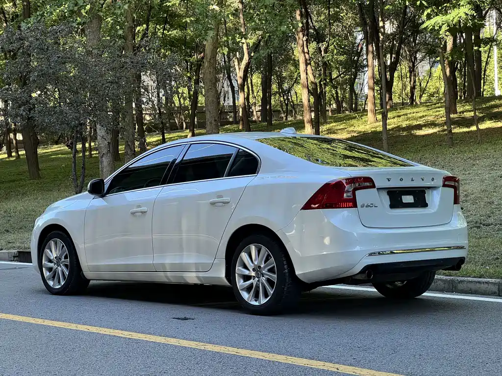 Volvo S60 — миниатюра 8