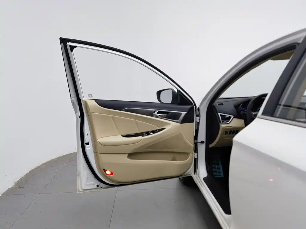 Changan Eado — миниатюра 8