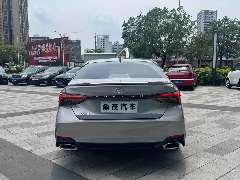 Toyota Avalon 2023 2.0L XLE Premium