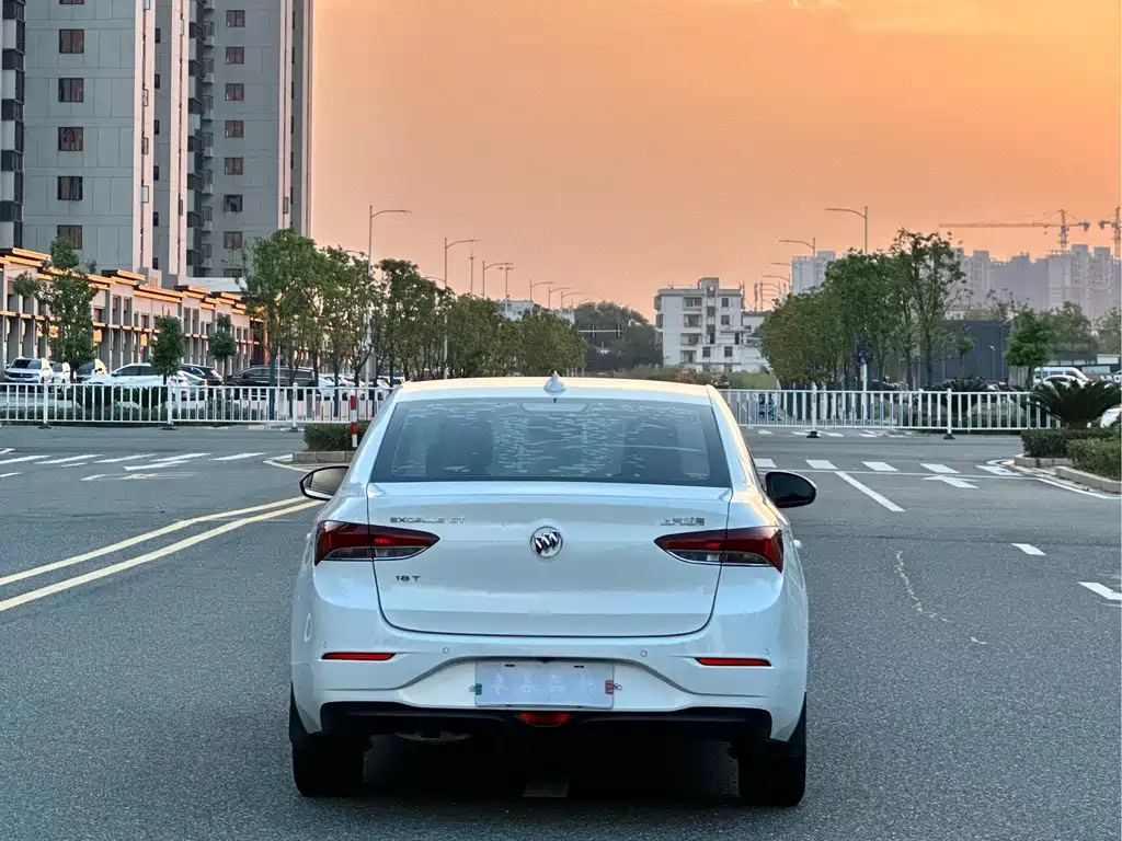 Buick Excelle — миниатюра 5