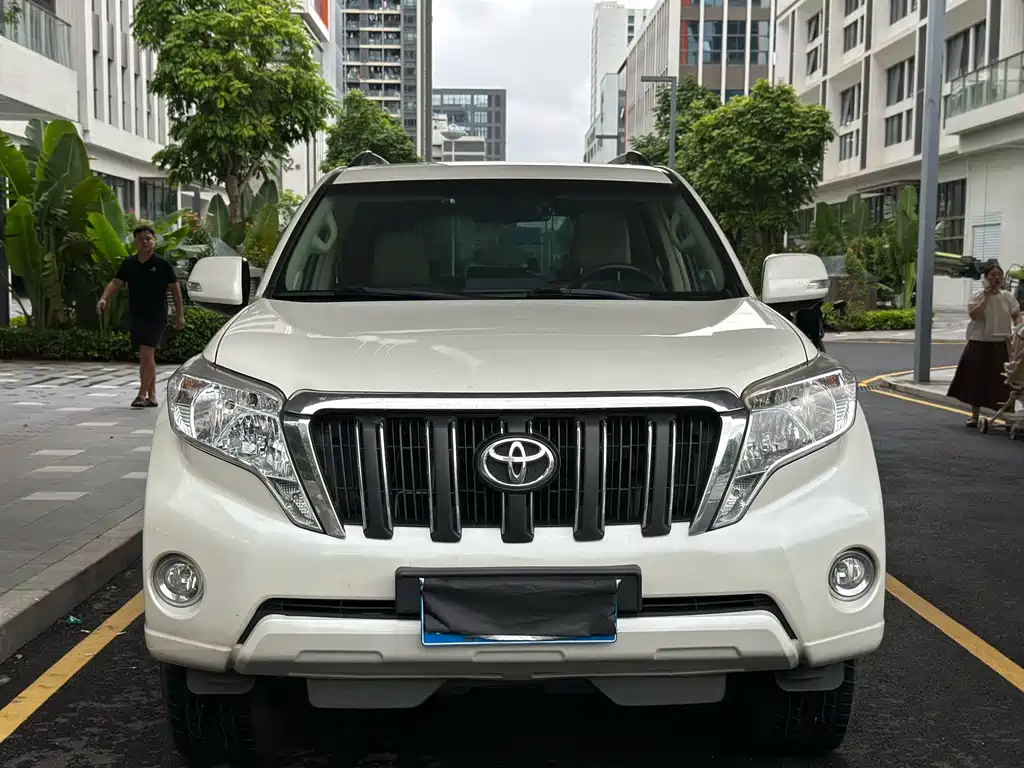 Toyota Land Cruiser Prado 2014 2.7L AT Standard