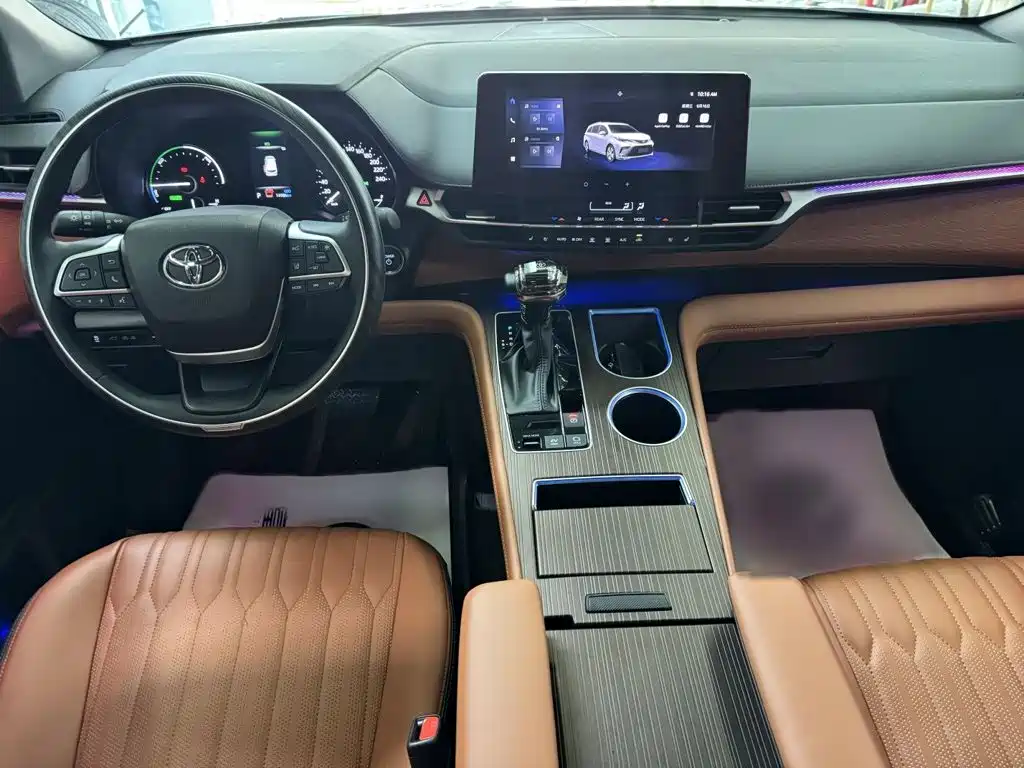 Toyota Granvia — миниатюра 13