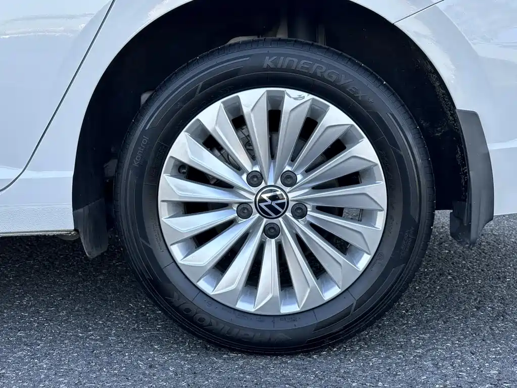 Volkswagen Lavida — миниатюра 16