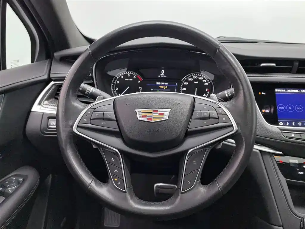 CADILLAC XT5