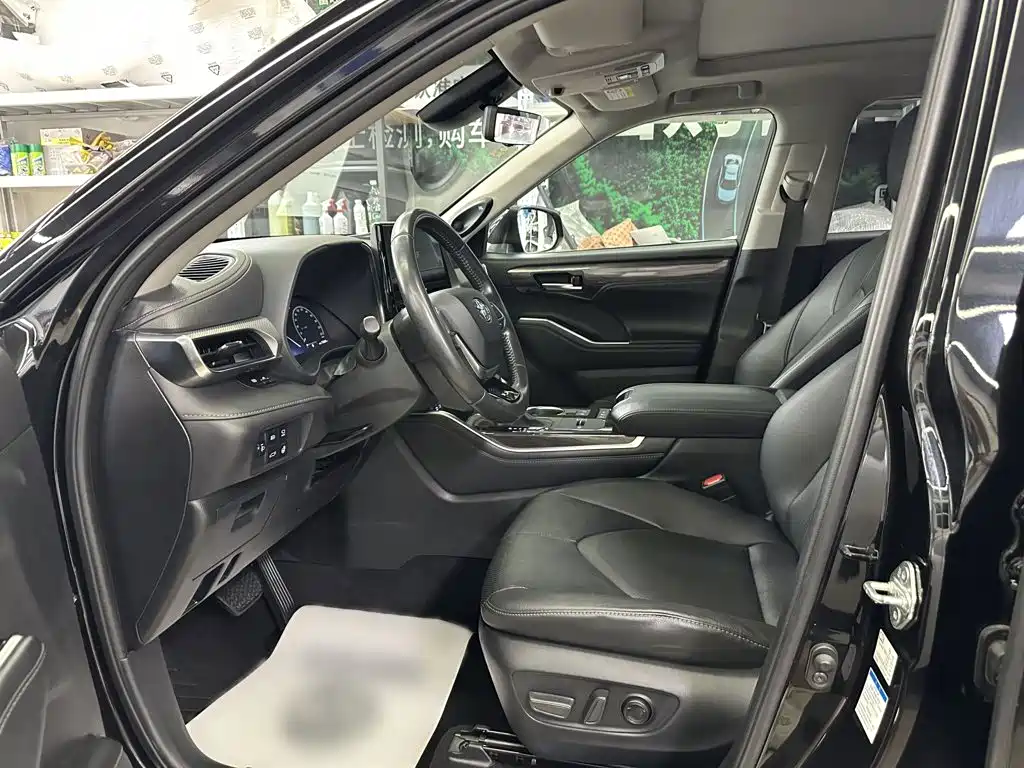 Toyota Highlander — миниатюра 18