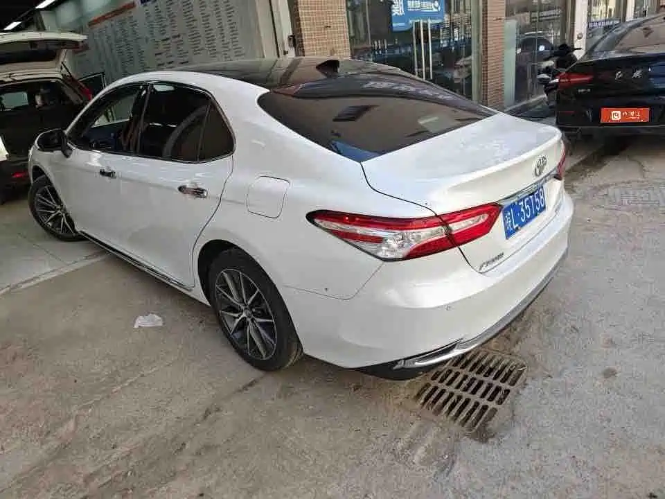 Toyota Camry — миниатюра 2