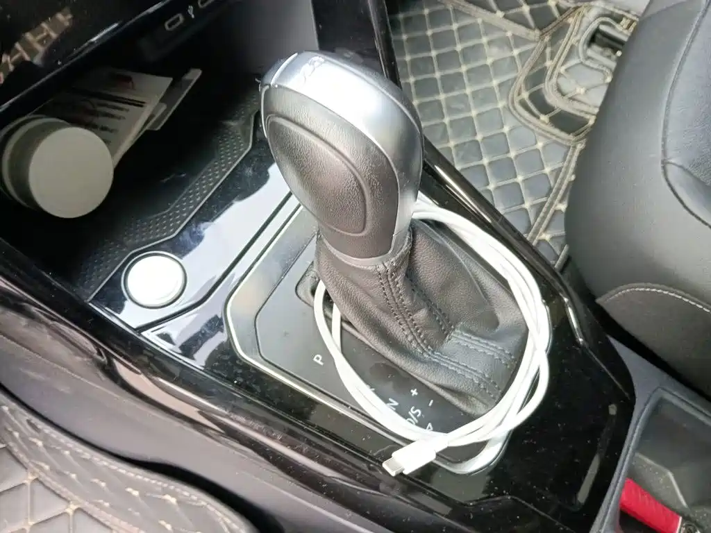 Volkswagen T-Roc — миниатюра 10