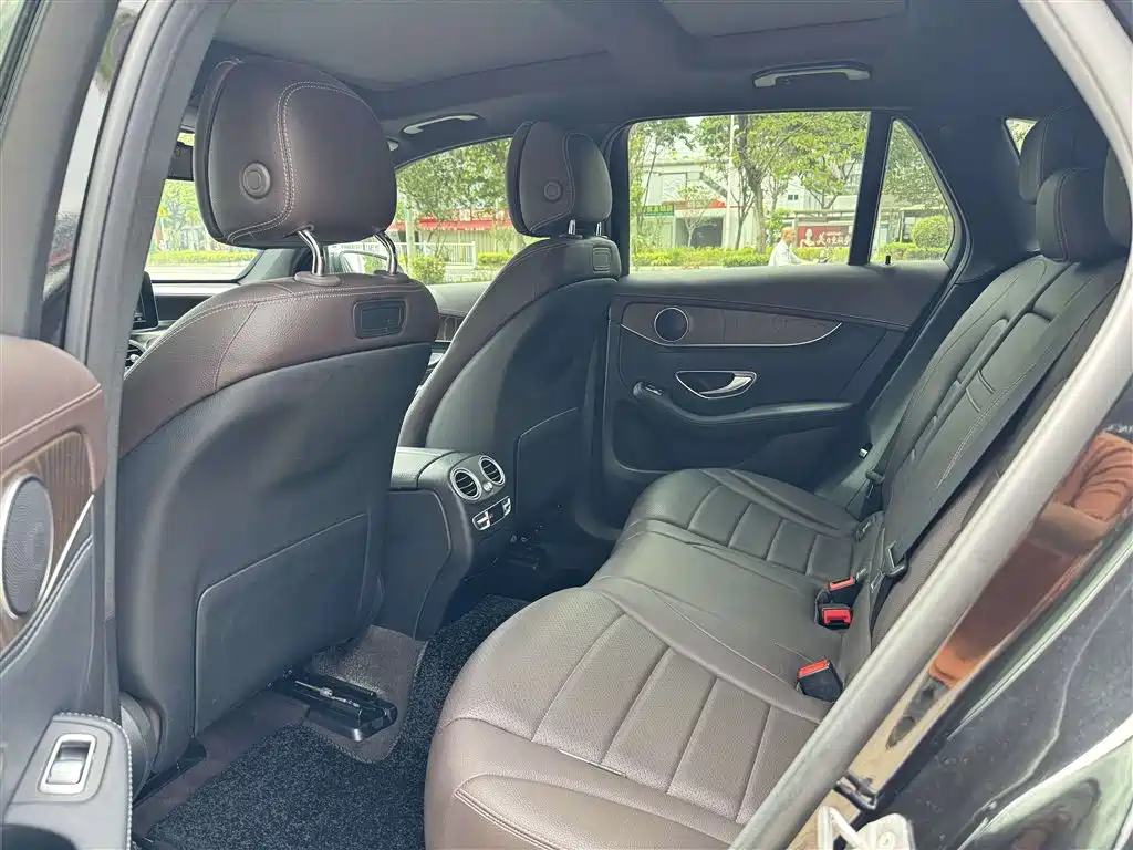 Mercedes-Benz GLC 2017 GLC 300 4MATIC