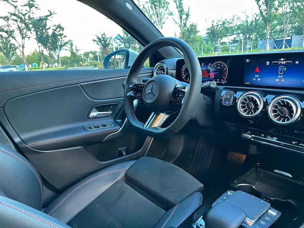 Mercedes-Benz A-Class — миниатюра 12