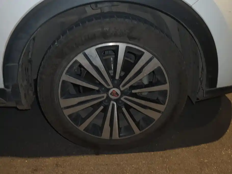 Roewe RX5 — миниатюра 6