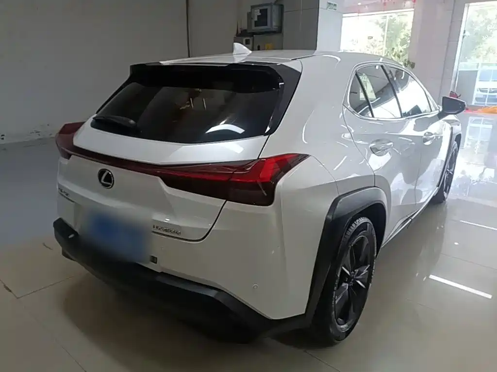 Lexus UX — миниатюра 5