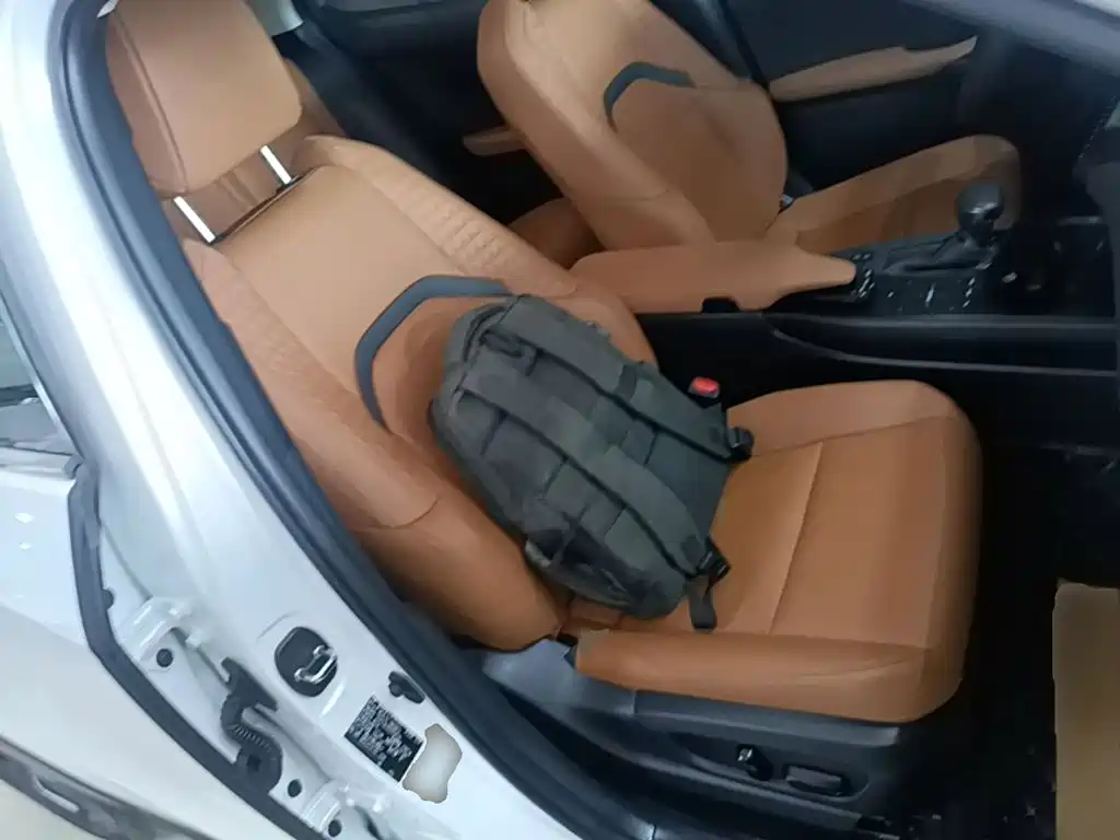Lexus UX — миниатюра 20