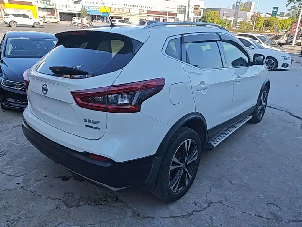 Nissan Qashqai — миниатюра 7