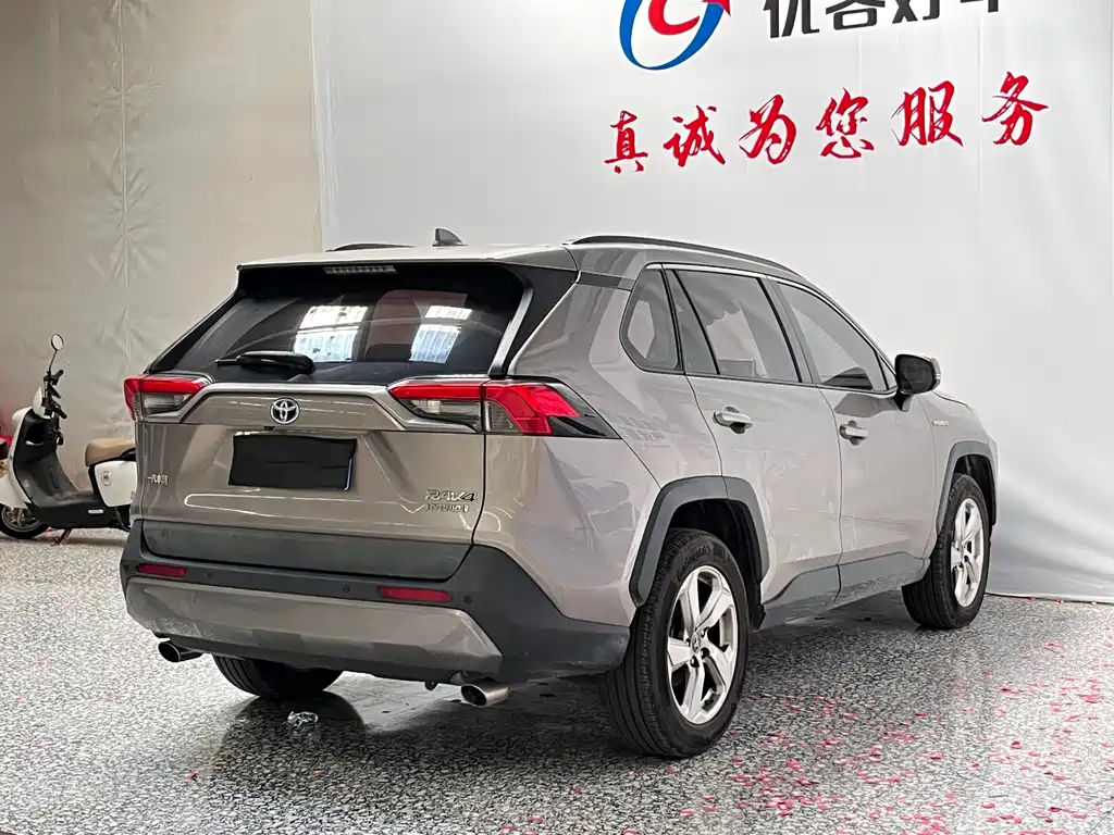 Toyota RAV4 — миниатюра 18