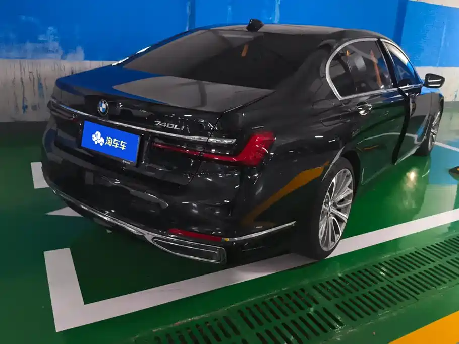BMW 7 Series — миниатюра 3