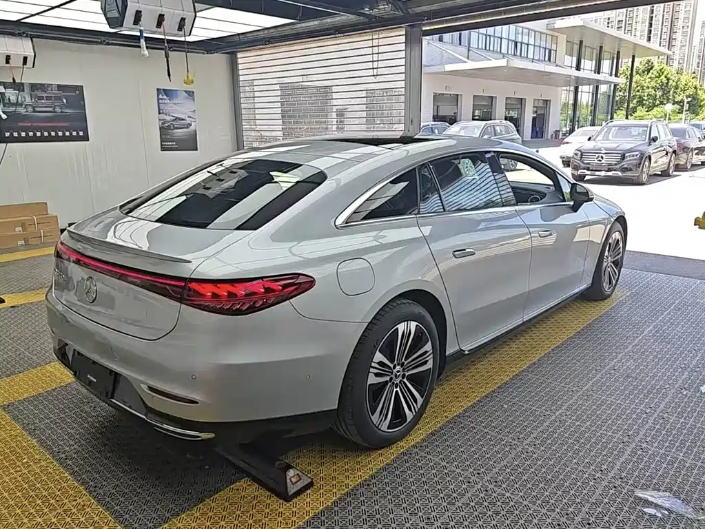Mercedes-Benz EQS 2023 450+
