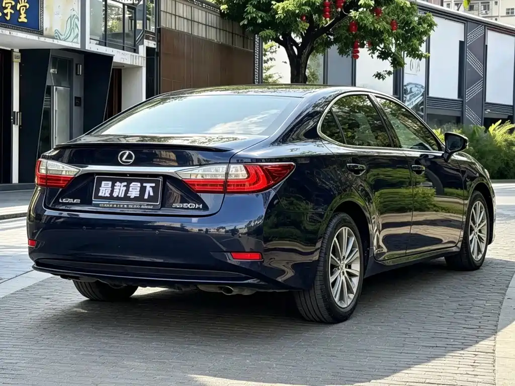Lexus ES — миниатюра 9