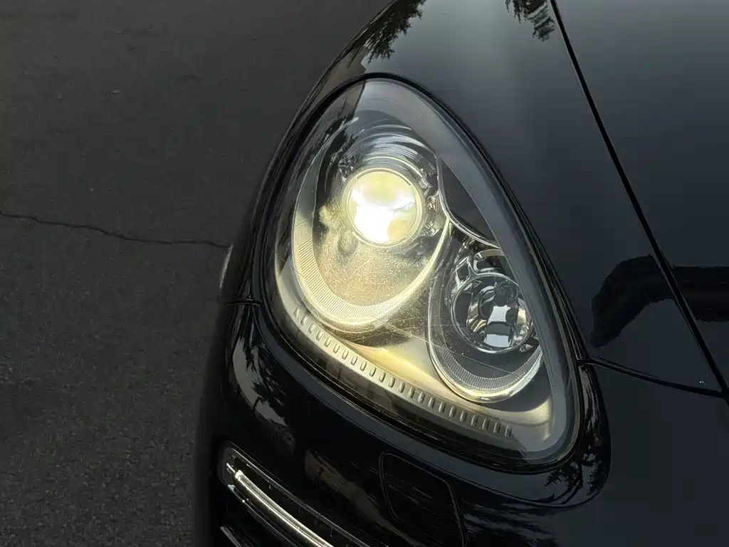 Porsche Cayenne — миниатюра 24