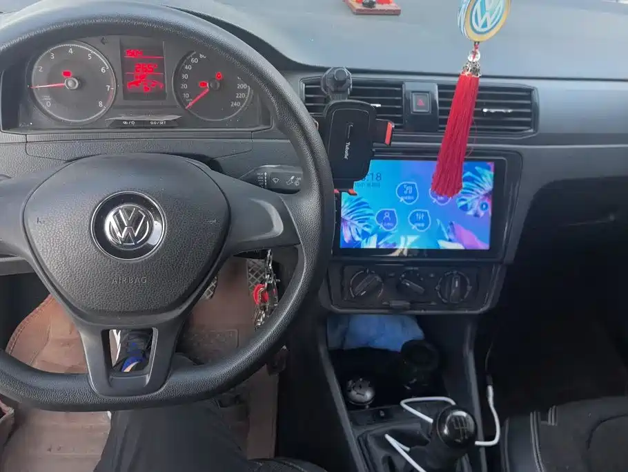 Volkswagen Santana — миниатюра 12
