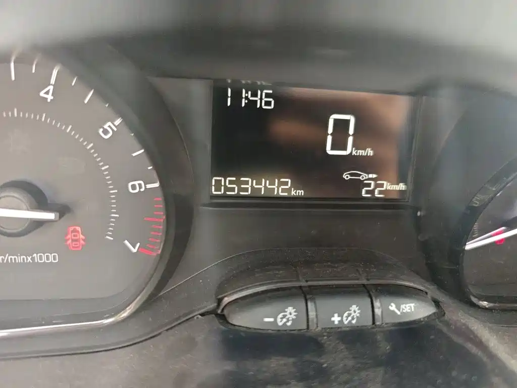 Peugeot 2008 — миниатюра 8