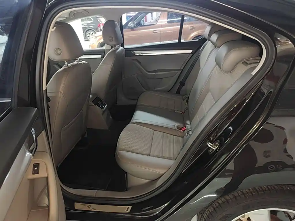 Skoda Octavia — миниатюра 17