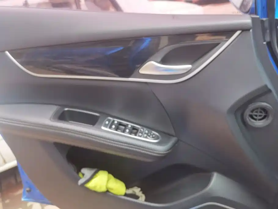 BYD MAX — миниатюра 7