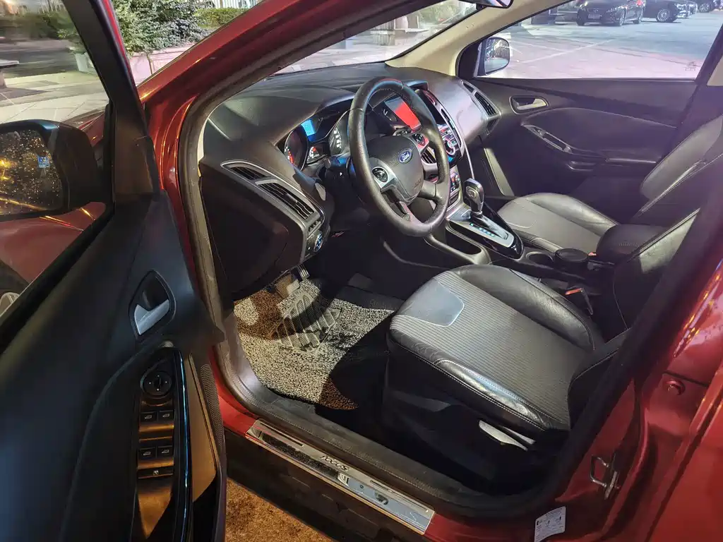 Ford Focus — миниатюра 8