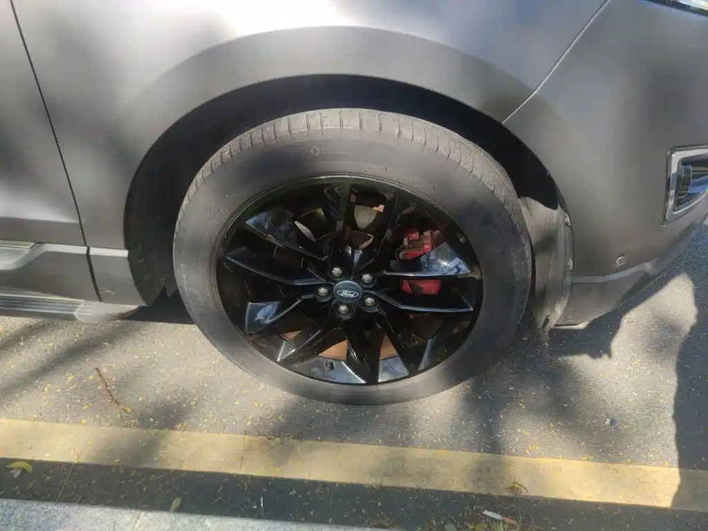 Ford Edge — миниатюра 8