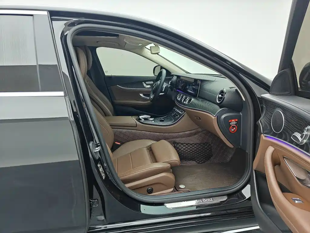 Mercedes-Benz E-Class — миниатюра 21