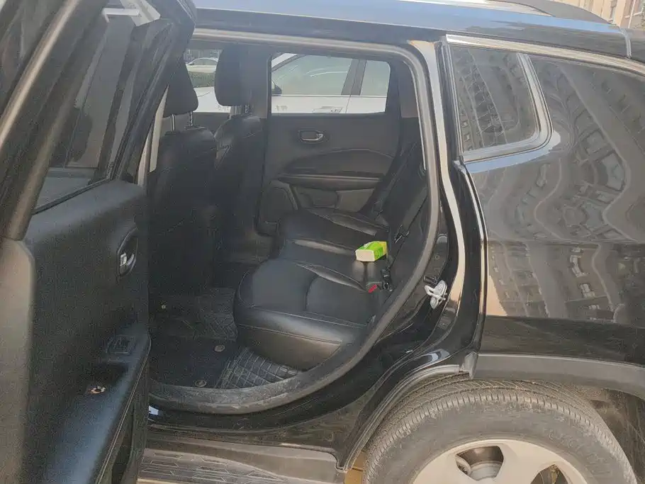 Jeep Compass — миниатюра 11
