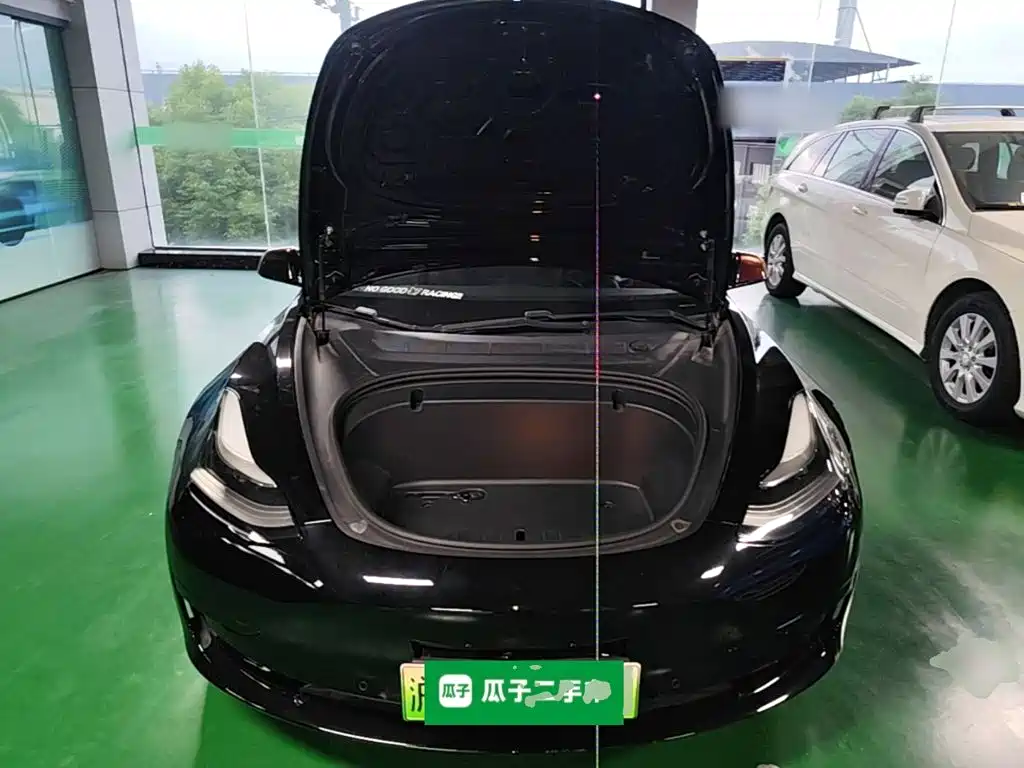 Tesla Model 3 — миниатюра 20