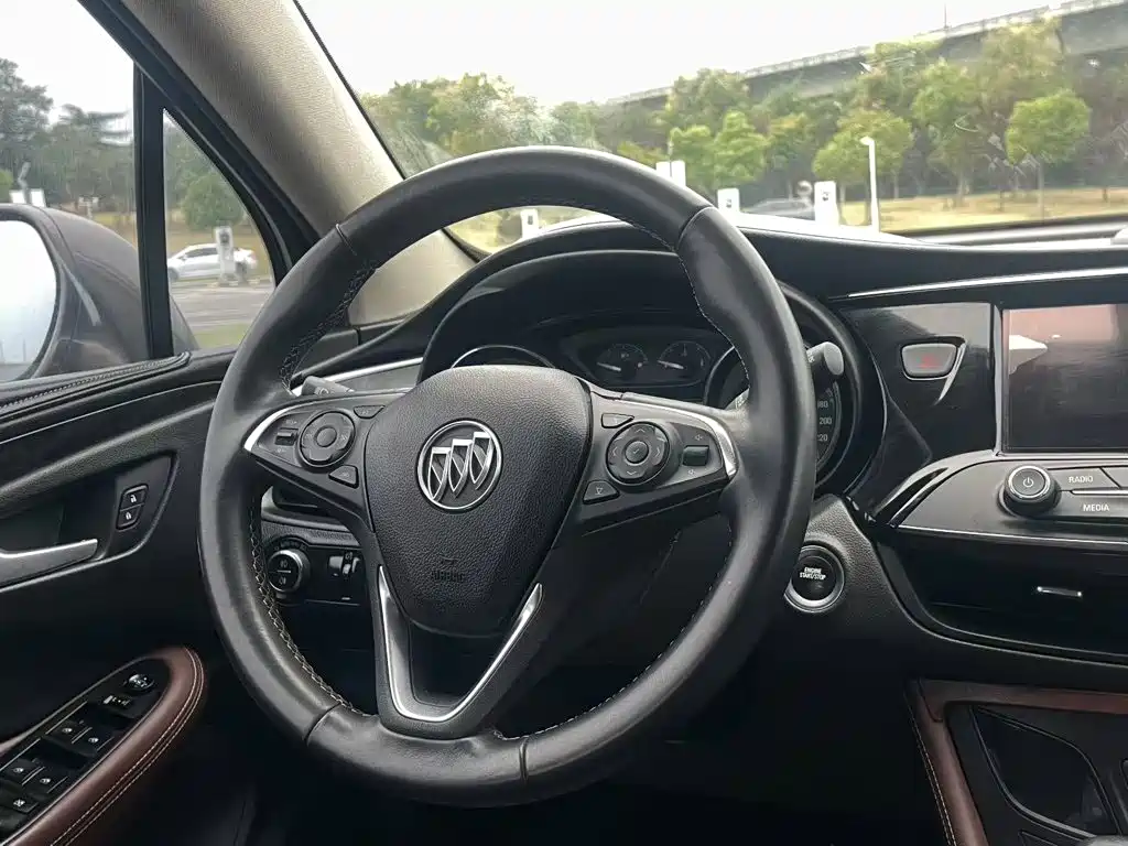 Buick Envision Plus — миниатюра 14