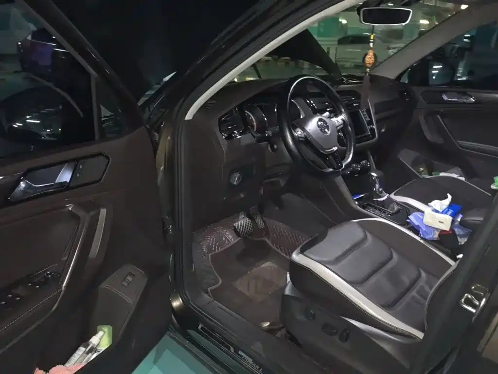 Volkswagen Tiguan L — миниатюра 14