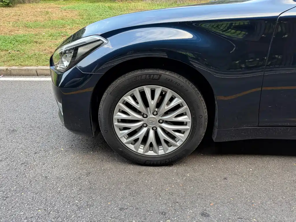 Infiniti Q70 — миниатюра 14