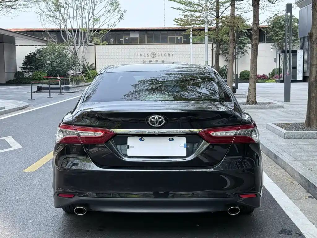 TOYOTA CAMRY