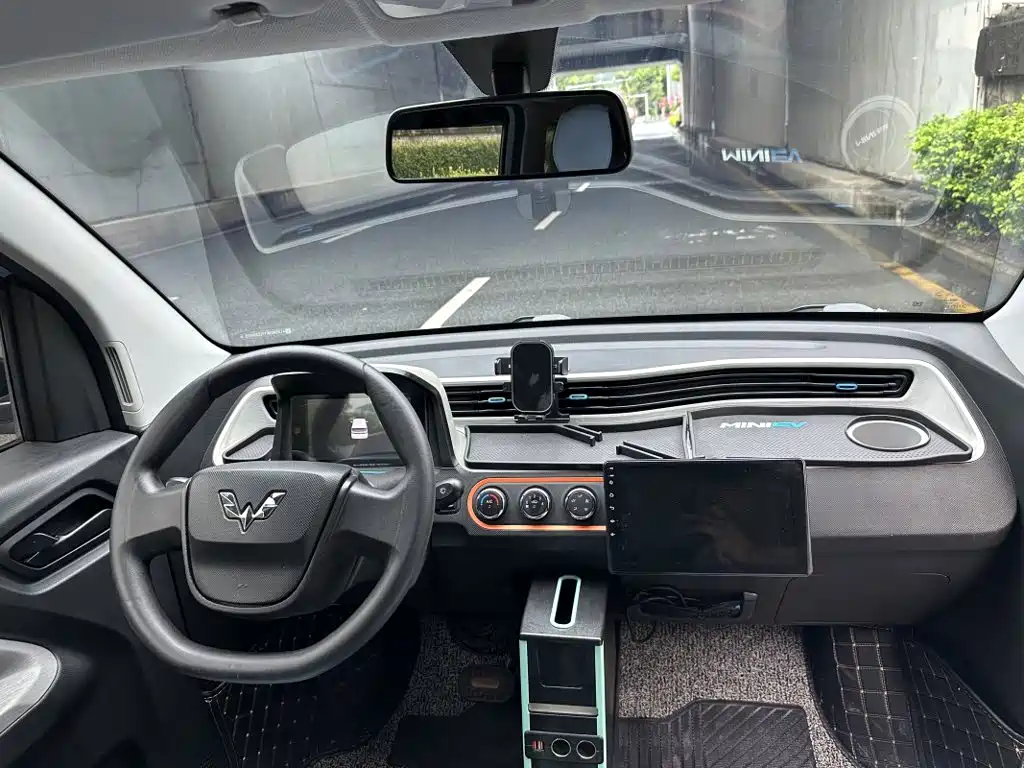 Wuling MINIEV — миниатюра 8