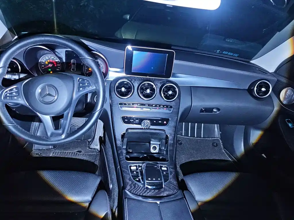 Mercedes-Benz C-Class — миниатюра 5