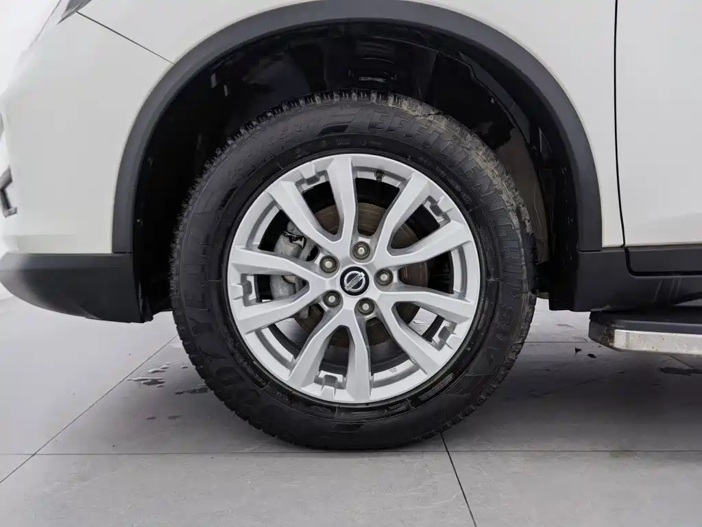 Nissan X-Trail — миниатюра 17