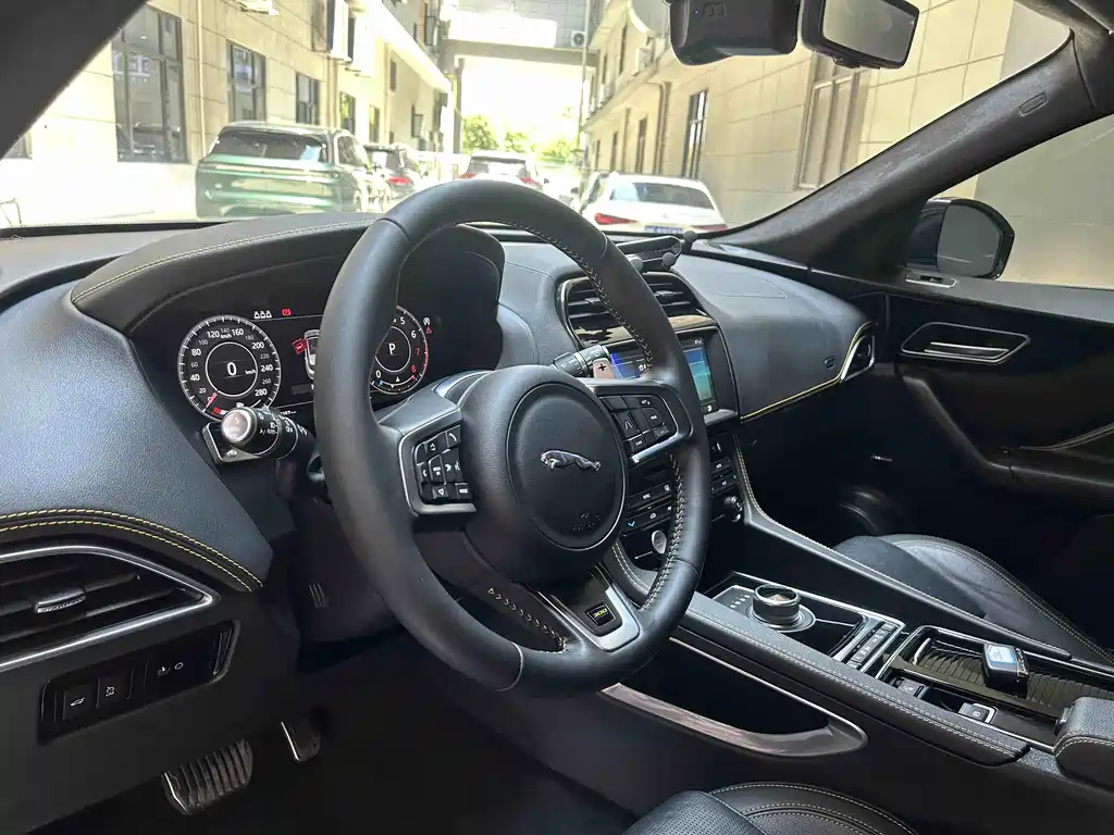 Jaguar F-Pace — фотографии объявления, Фото 20