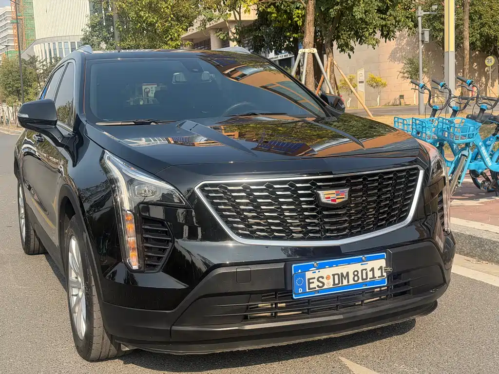 CADILLAC XT4