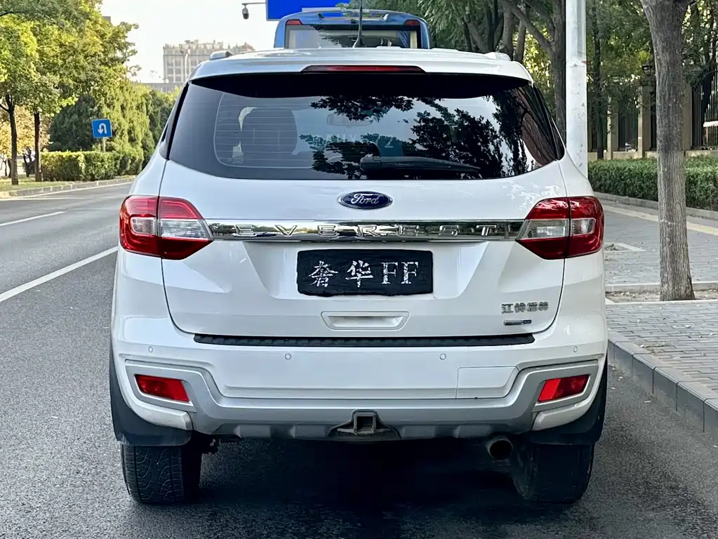Ford Everest — миниатюра 4